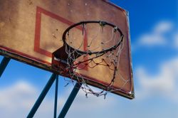 Vintage-Basketball-Hoop-Mural-Wallpaper