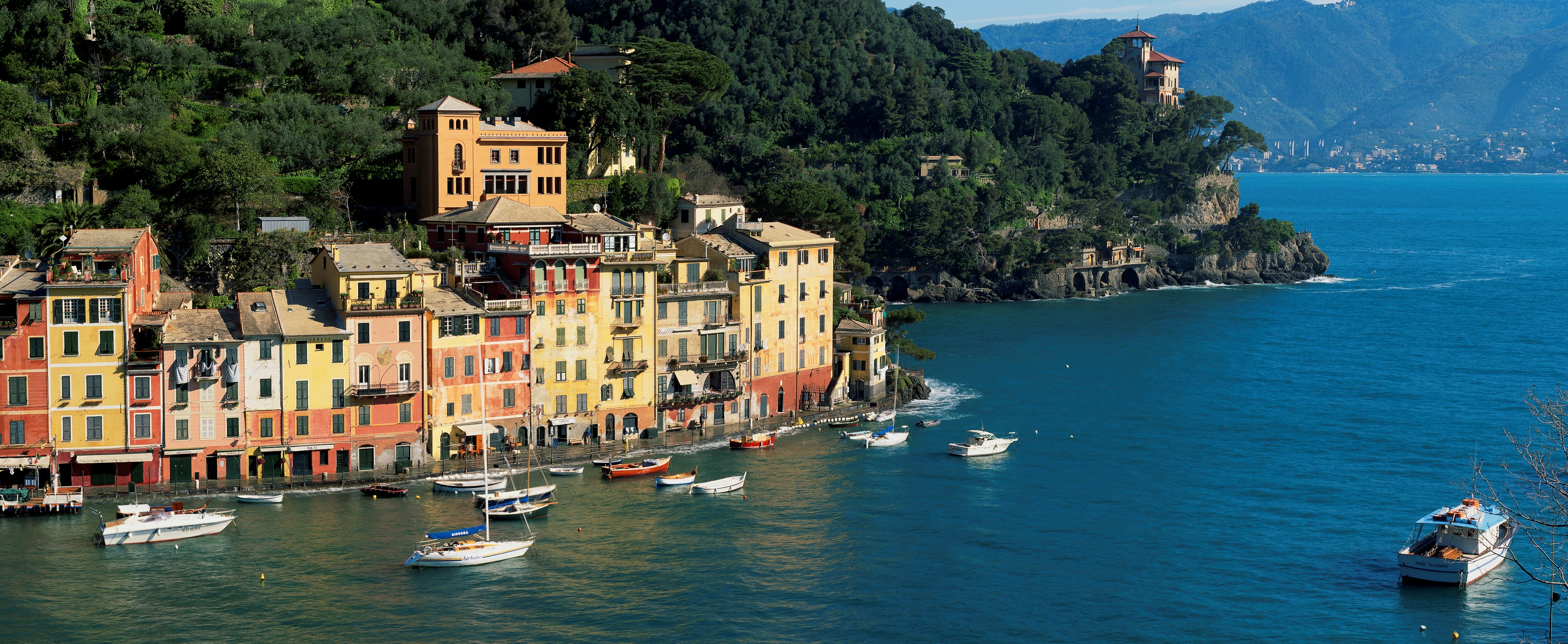 Premium Photo | Portofino town on the italian riviera in liguria and boats  and yachts in the sea harbour, italy
