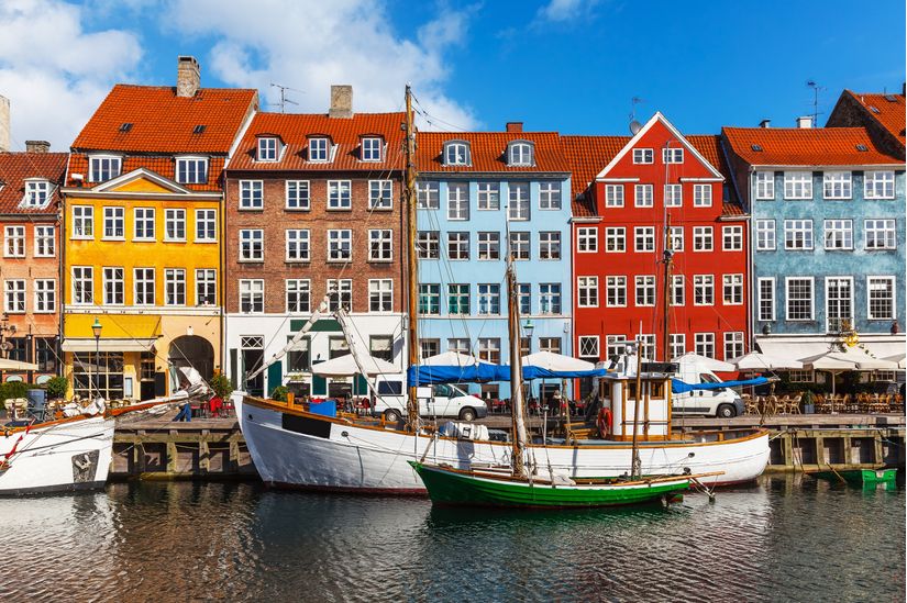 Colorful-Buildings-of-Nyhavn-in-Copenhagen-Denmark-Wall-Mural