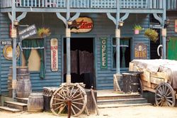 Old-Western-Style-Building-And-Bar-Mural-Wallpaper