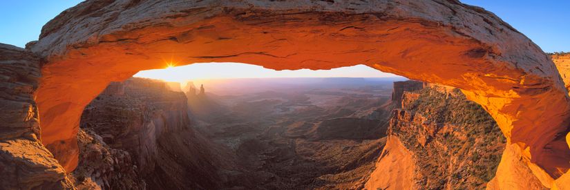 Mesa-Arch-Island-In-The-Sky-Canyonlands-National-Park-UT