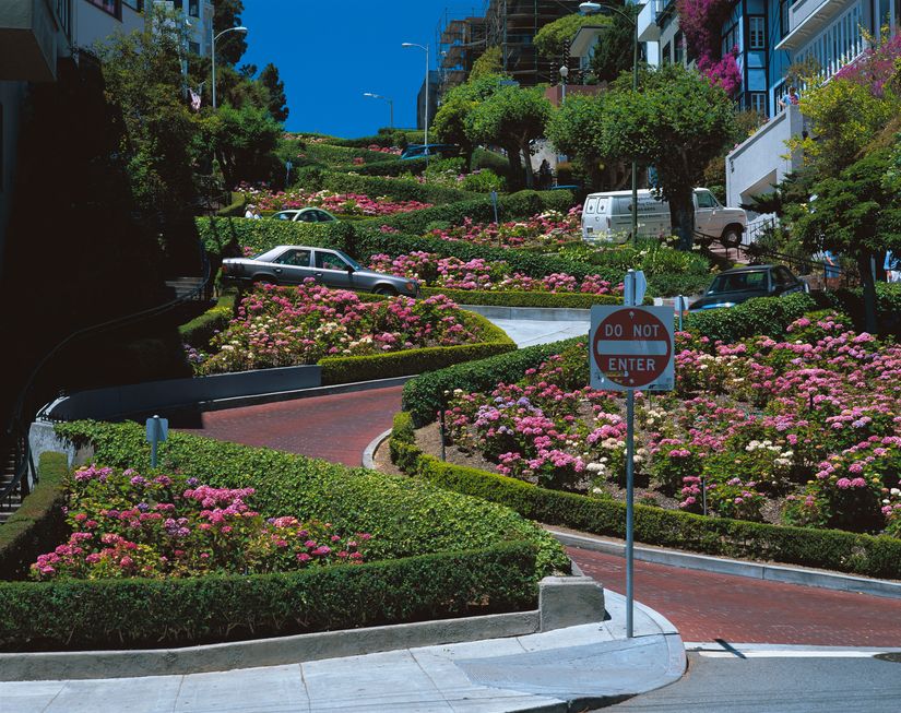 Lombard-Street-San-Francisco-California