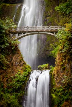 Close-Up-Of-Multnomah-Falls-Oregon-Wallpaper-Mural