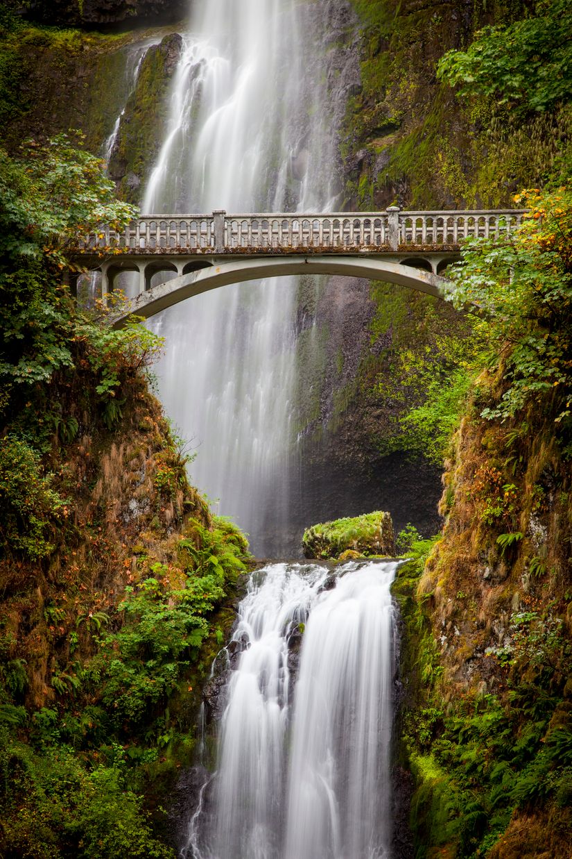Close-Up-Of-Multnomah-Falls-Oregon-Wallpaper-Mural