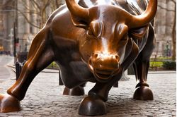 Wall-Street-Bull-Mural-Wallpaper
