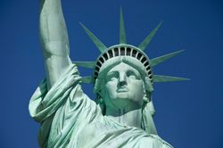 Lady-Liberty-Closeup-Wall-Mural