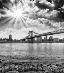 Black-And-White-Vista-of-NYC-Wallpaper-Mural
