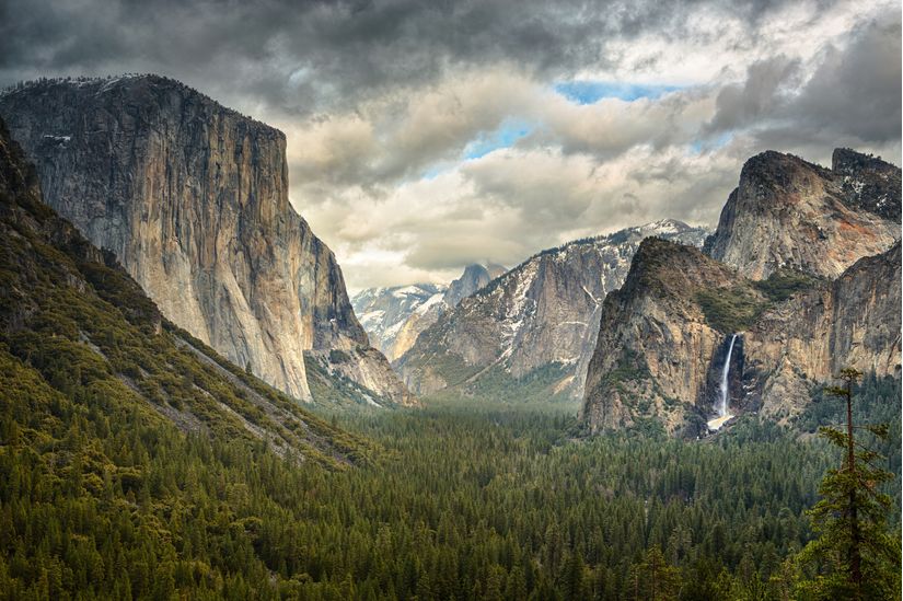 Yosemite-Winter-Storm-Mural-Wallpaper