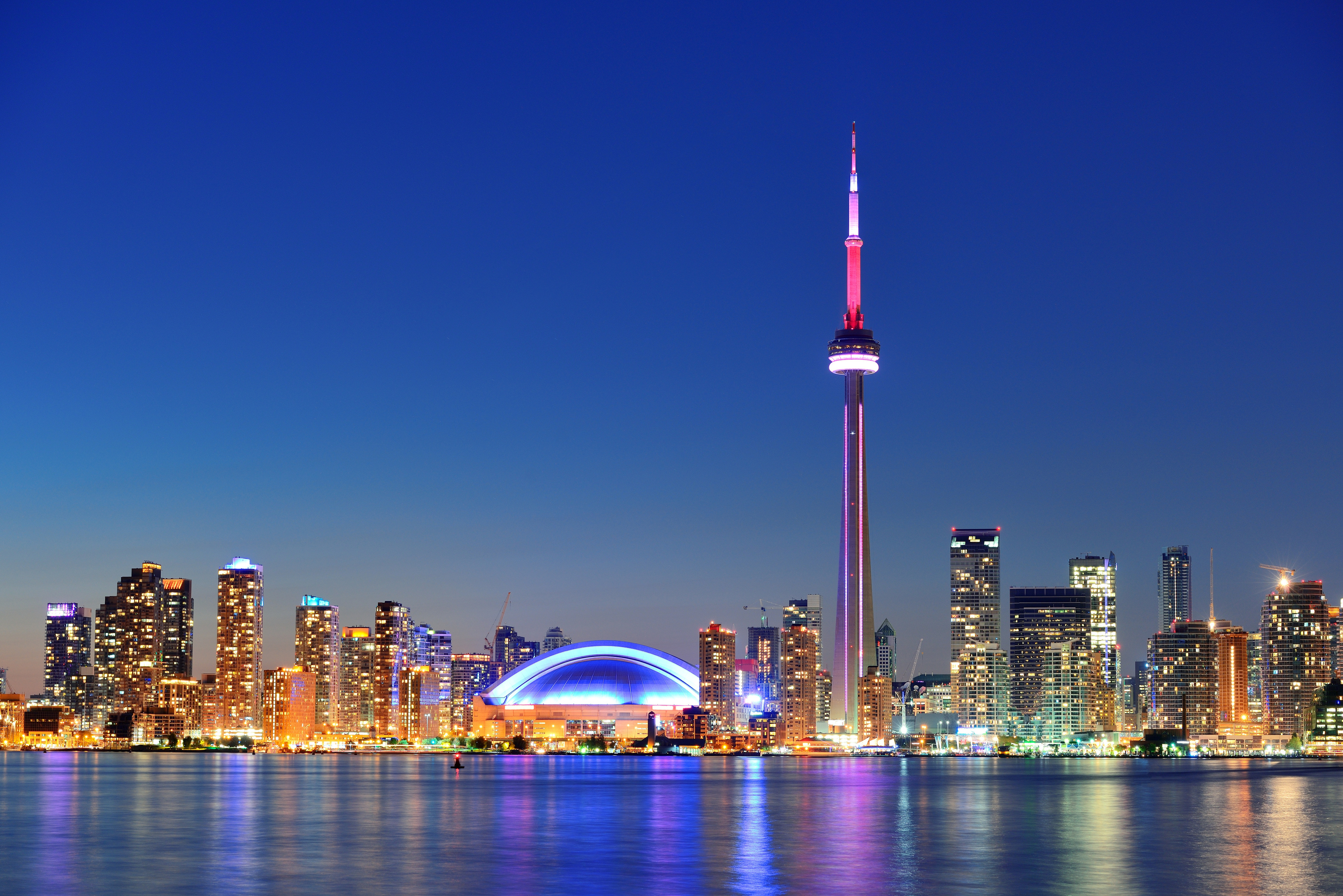 Toronto skyline, body of water, samsung, cn tower, building, iphone 13, HD  phone wallpaper | Peakpx
