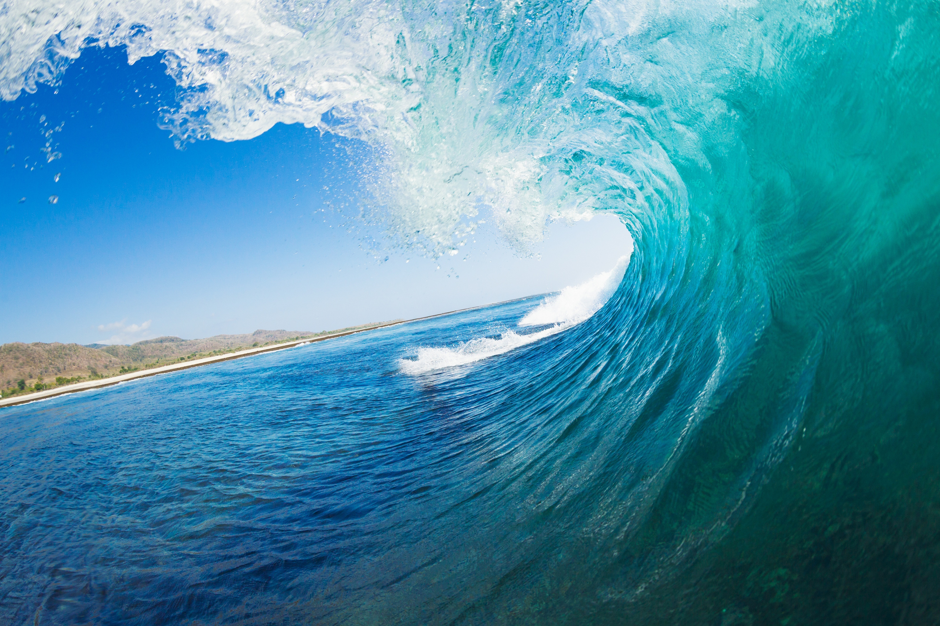 Песня соленые волны. Обои на рабочий стол волны. Белая волна. Тропическая голубая волна. Энергия океана волн картинка.