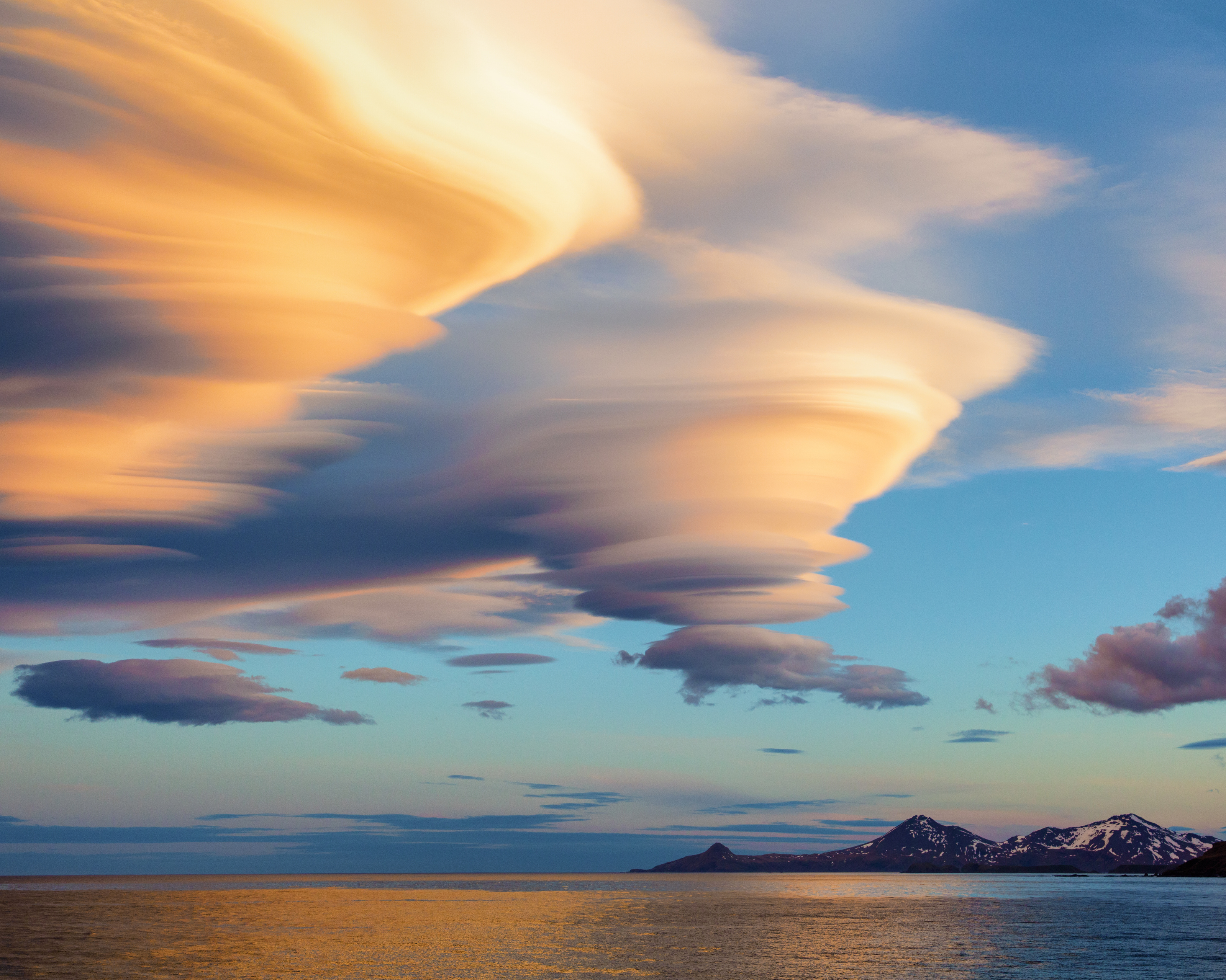 lenticular clouds wallpaper