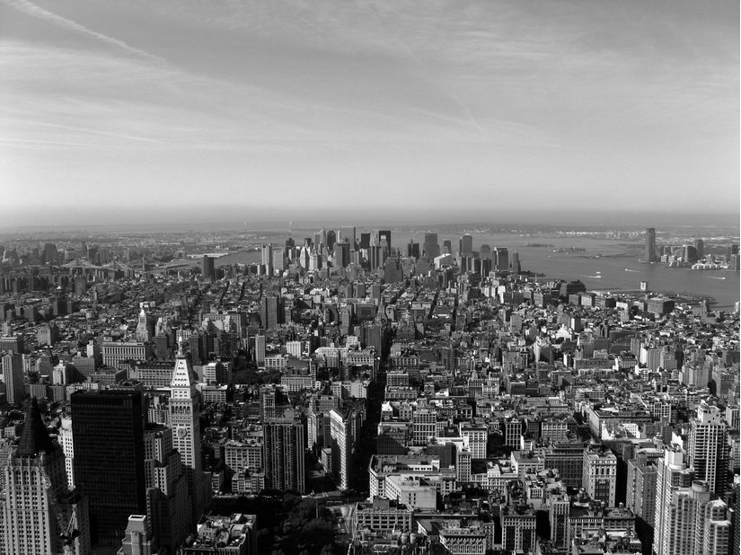 Black-And-White-New-York-City-Skyline-Wall-Mural