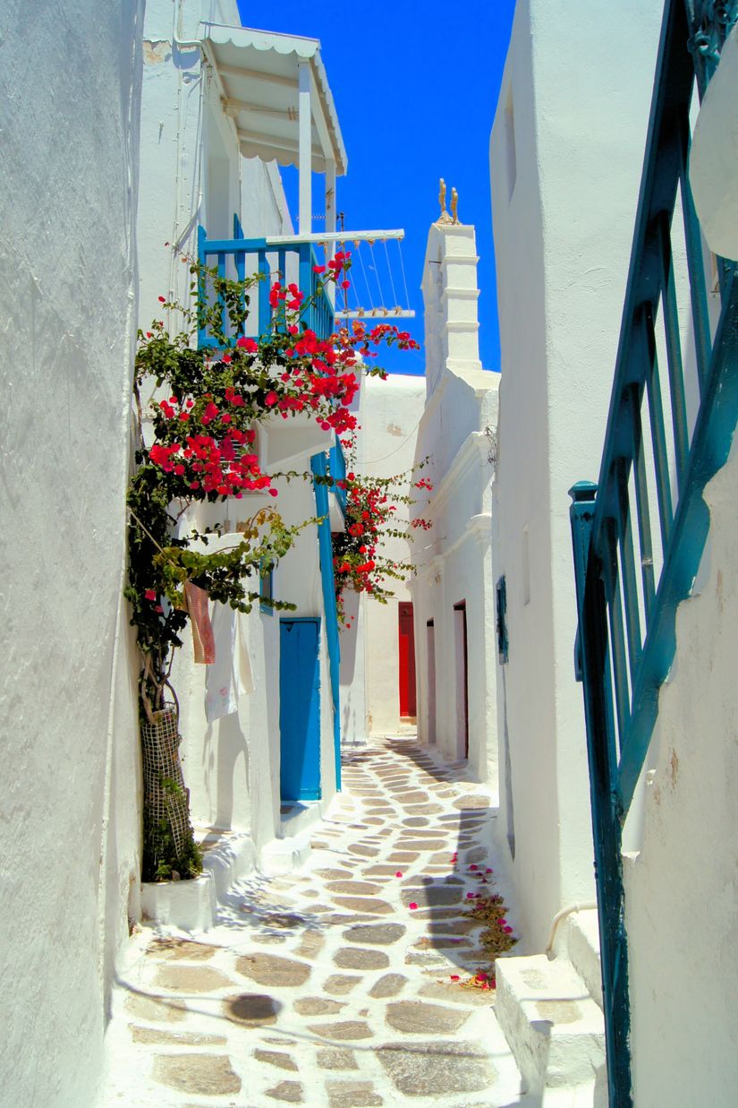 White-Streets-Of-Mykonos-Wallpaper-Mural