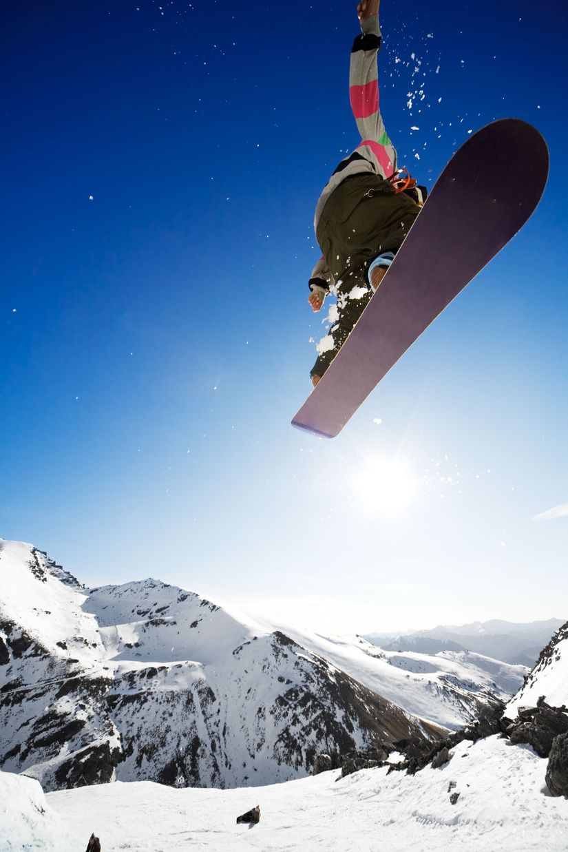 Snowboarder-Air-Jump-Wallpaper-Mural