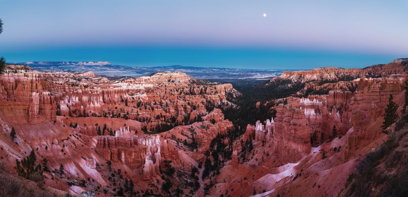 Moon-Over-Bryce-Canyon-Wall-Mural