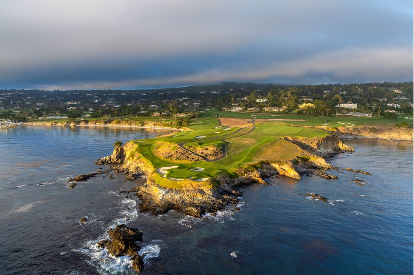 Aerial-View-Of-Pebble-Beach-7th-Hole-Green-Wall-Mural