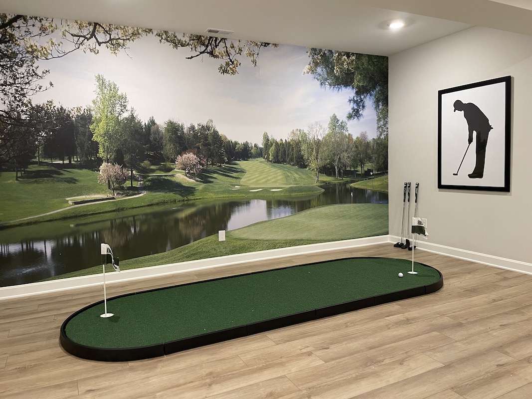 Golf Mural in an in home golf room